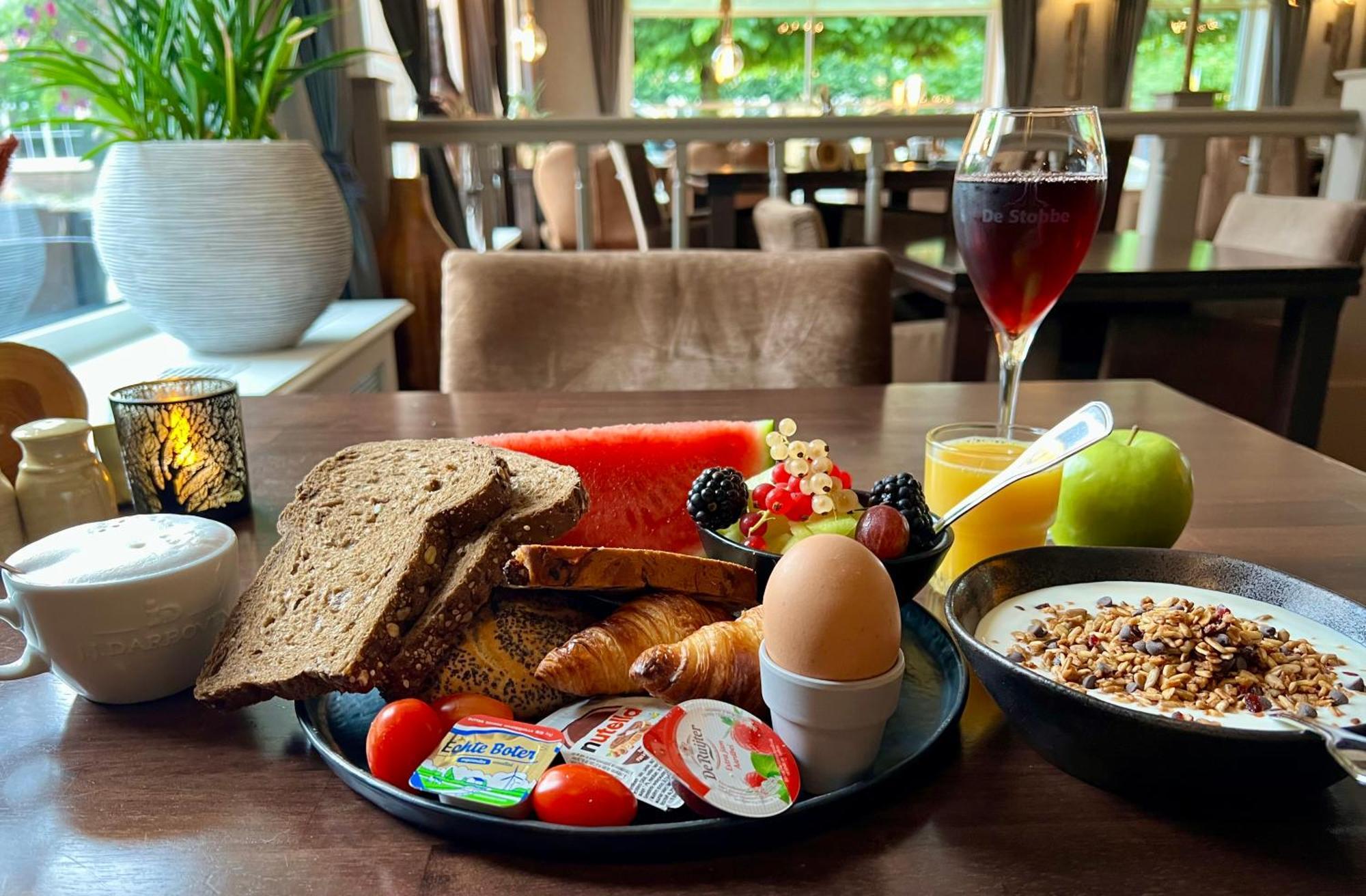 De Stobbe Hotel & Suites Ruinen Экстерьер фото